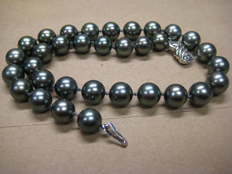 Black Pearl Pendant on Black Pearl Necklace  Savvy